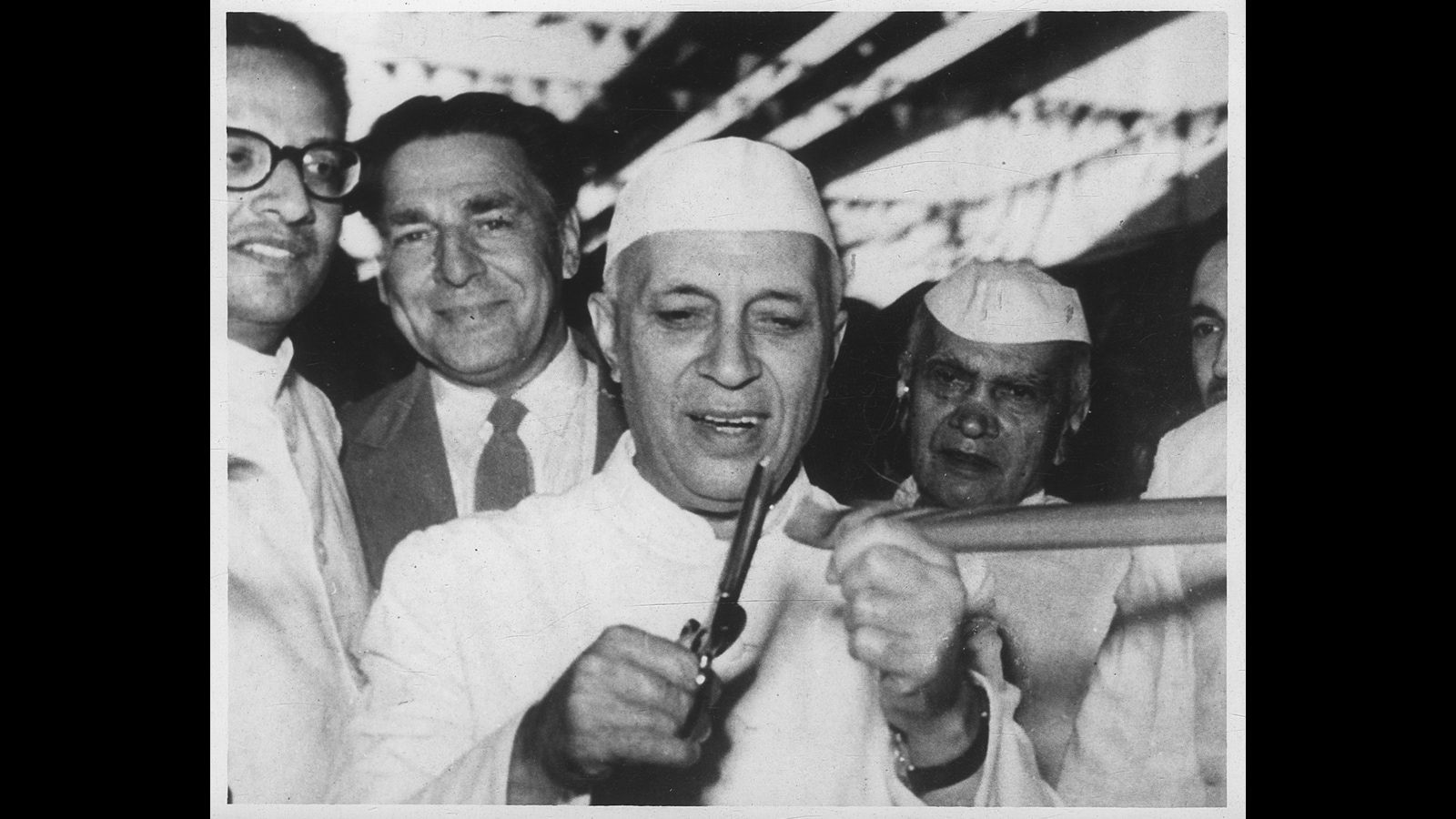 Review: Nehru's India; History In Seven Myths by Taylor C Sherman ...