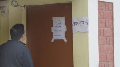 A closed vaccination center inside a government hospital at Sanjay Nagar in Ghaziabad on Friday. (Sakib Ali/HT Photo)