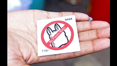 Any person violating the single-use plastic ban will be punishable with imprisonment up to five years or fine up to  ₹1 lakh, or both as per the provisions of the Environment (Protection) Act and orders of the National Green Tribunal. (HT Photo)