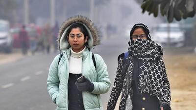 As mercury dips, girls wearing woollens on the coldest day of season in Ludhiana. (Gurpreet Singh/HT)
