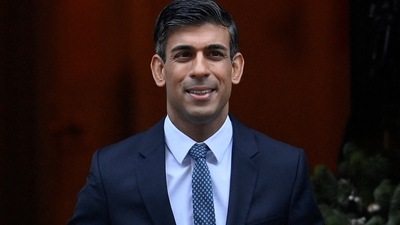 Rishi Sunak On Prince Harry Memoir: British Prime Minister Rishi Sunak walks outside Downing Street. (Reuters)