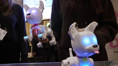 Mintid Dog-e by WowWee Group Ltd. on display during a press event at the 2023 CES event in Las Vegas. (Bloomberg) Mintid Dog-e by WowWee Group Ltd. on display during a press event at the 2023 CES event in Las Vegas. (Bloomberg)