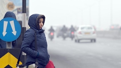 Delhi on Friday recorded a cold wave for a second day in a row and according to the India Metrological Department (IMD), similar conditions will continue all over north India and the national capital in the first half of the next week as well. (HT Photo/Sanjeev Verma) Delhi on Friday recorded a cold wave for a second day in a row and according to the India Metrological Department (IMD), similar conditions will continue all over north India and the national capital in the first half of the next week as well. (HT Photo/Sanjeev Verma)