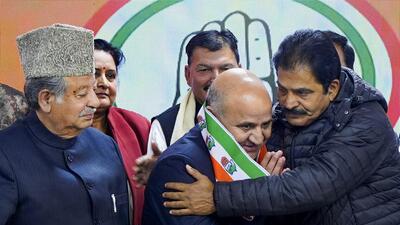 Congress leader KC Venugopal welcoming former J&K deputy chief minister Tara Chand, Peerzada Mohammad Sayeed and other leaders into the party in New Delhi. (PTI) Congress leader KC Venugopal welcoming former J&K deputy chief minister Tara Chand, Peerzada Mohammad Sayeed and other leaders into the party in New Delhi. (PTI)