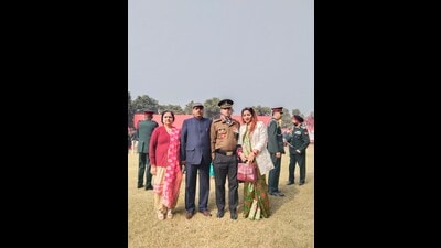 Major Vivek Kamboj with his family who are based in Chandigarh. (HT Photo)
