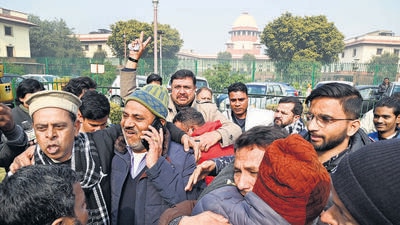 New Delhi, Jan 05 (ANI): People from Haldwani in fear of demolition of their homes in Banbhoolpura get emotional after the Supreme Court stayed an Uttarakhand High Court order to remove encroachments from 29 acres of Railways' land, in New Delhi on Thursday. (ANI Photo/Sanjay Sharma) (Sanjay Sharma)