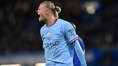 Soccer Football - Premier League - Chelsea v Manchester City - Stamford Bridge, London, Britain - January 5, 2023 Manchester City's Erling Braut Haaland celebrates after the match REUTERS/Tony Obrien EDITORIAL USE ONLY. No use with unauthorized audio, video, data, fixture lists, club/league logos or 'live' services. Online in-match use limited to 75 images, no video emulation. No use in betting, games or single club /league/player publications.  Please contact your account representative for further details. (REUTERS)