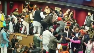 MCD Mayor Election 2023: AAP, BJP councillors clash in chaos during Delhi mayoral polls (Credit: ANI) MCD Mayor Election 2023: AAP, BJP councillors clash in chaos during Delhi mayoral polls (Credit: ANI)