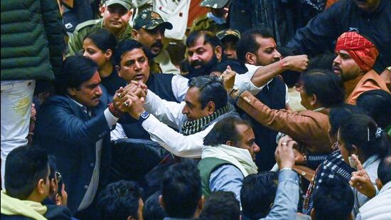 AAP and BJP councillors clash at the MCD Civic Centre in New Delhi on Friday. (Raj K Raj/HT Photo)