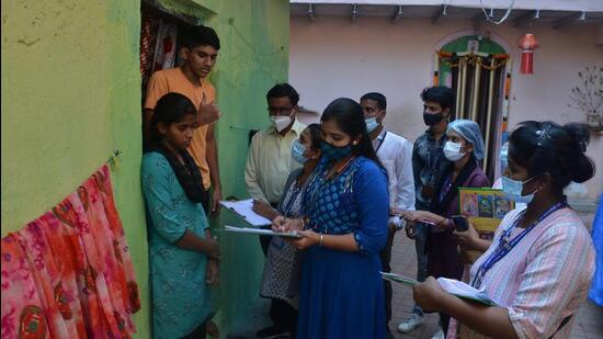 This home-to-home screening is being conducted as a part of the National Programme for Prevention and Control of Cancer, Diabetes, Cardiovascular Diseases & Stroke (NPCDCS). As of now, the screening programme is planned to be conducted every Wednesday in many of the city’s slum areas. (HT PHOTO)