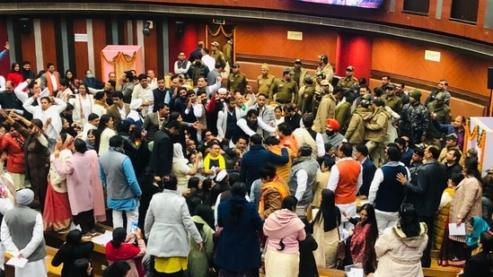 The MCD House comprises 250 elected councillors. The AAP, which ended the BJP's 15-year rule in the MCD winning 134 wards in the civic polls in December, has a clear majority in the 250-member House.(Raj K Raj/ HT Photo)