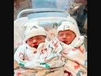 The image shows the newborn babies who share different birth years.