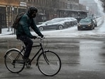 A bicyclist makes his way along Halsted Street during a cold weather front as a weather phenomenon known as a bomb cyclone hits the Upper Midwest, in Chicago, Illinois, US.(REUTERS file)