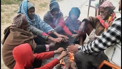A bonfire in Patna on Saturday. (Santosh Kumar) A bonfire in Patna on Saturday. (Santosh Kumar)