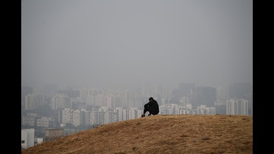 Haze and cloudy weather continues in Pune. (Kalpesh Nukte/HT PHOTO) Haze and cloudy weather continues in Pune. (Kalpesh Nukte/HT PHOTO)