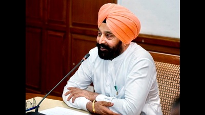 Sarari, who sent his resignation to chief minister Bhagwant Mann in the morning, was replaced with Patiala (Rural) MLA Dr Balbir Singh in the evening in the second expansion of the state cabinet. (PTI file photo) Sarari, who sent his resignation to chief minister Bhagwant Mann in the morning, was replaced with Patiala (Rural) MLA Dr Balbir Singh in the evening in the second expansion of the state cabinet. (PTI file photo)