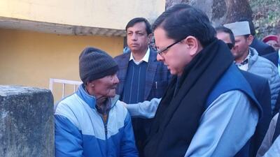 Uttarakhand chief minister Pushkar Singh Dhami visited the affected areas of Joshimath town in Chamoli district and met the people (HT Photo) Uttarakhand chief minister Pushkar Singh Dhami visited the affected areas of Joshimath town in Chamoli district and met the people (HT Photo)