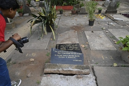 A vandalised grave at St. Michael's Church in Mahim. (Satish Bate/HT photo) A vandalised grave at St. Michael's Church in Mahim. (Satish Bate/HT photo)