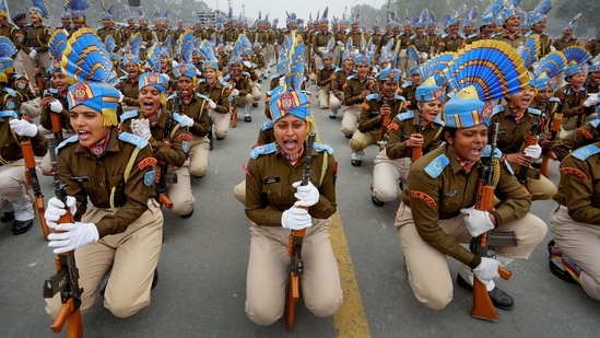 An all-women contingent of the Central Reserve Police Force (CRPF) is seen during Republic Day parade rehearsals on Kartavya Path on January 6.(Atul Yadav / PTI)