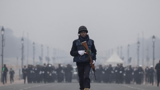 Indian Navy soldiers rehearse for the Republic Day parade on Kartavya Path, on January 6.(Adnan Abidi / Reuters)
