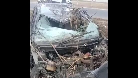 The five victims, who were working as waiters, were walking to Arjan Castle Marriage Palace on the Bathinda-Muktsar highway when the car mowed them down. (HT Photo)