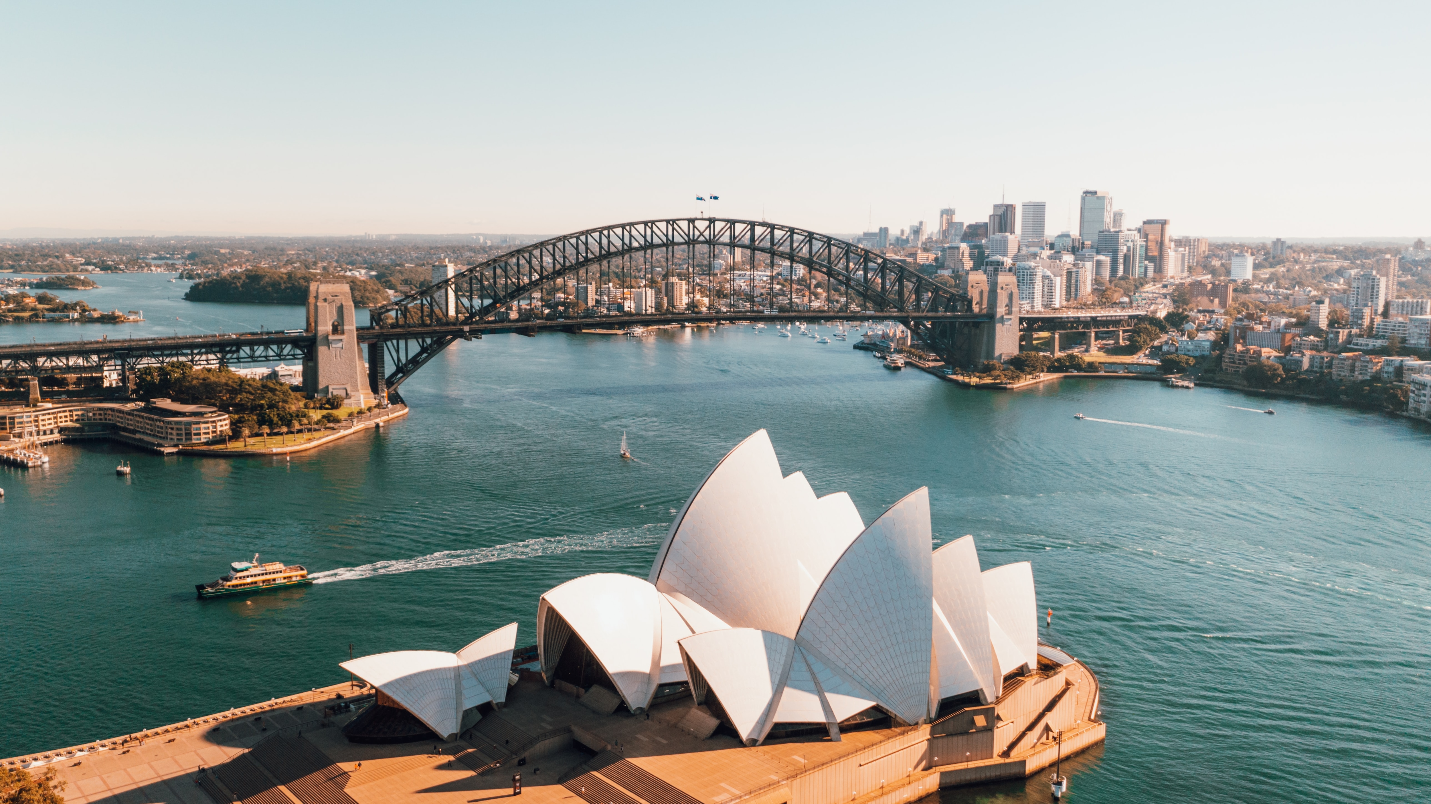 Jednym z najlepszych miejsc dla podróżujących w pojedynkę jest Australia. (Unsplash)