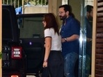 Kareena Kapoor, Saif Ali Khan, Karisma Kapoor, Taimur Ali Khan visited Ranbir Kapoor and Alia Bhatt's home. Kareena Kapoor, Saif Ali Khan, Karisma Kapoor, Taimur Ali Khan visited Ranbir Kapoor and Alia Bhatt's home.