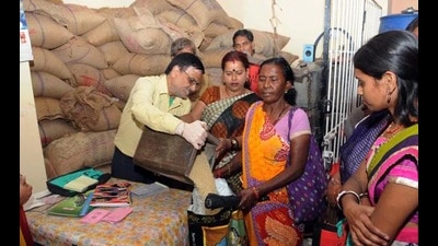 A PDS shop in India helps in keeping food affordable and accessible to the poor. (HT File photo) A PDS shop in India helps in keeping food affordable and accessible to the poor. (HT File photo)