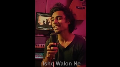 The image shows the artist who sang the ghazal version of SRK and Deepika Padukone’s Besharam Rang. (Instagram/@soumyamukherjeeofficial)