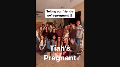The image shows the moment before the pregnancy announcement. (Instagram/@jordanleebird)