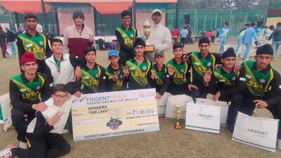Ludhiana District Cricket Association team flashing victory signs after victory at Trident Malwa Inter-District U-15 Cricket Cup. (HT PHOTO)