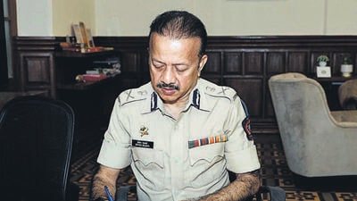 Mumbai, Jan 05 (ANI): IPS officer Deven Bharti takes charge as the Special Commissioner of Police of Mumbai, on Thursday. (ANI Photo) (ANI) Mumbai, Jan 05 (ANI): IPS officer Deven Bharti takes charge as the Special Commissioner of Police of Mumbai, on Thursday. (ANI Photo) (ANI)