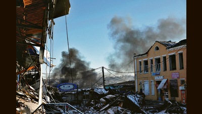 Plumes of smoke rise from a Russian strike during a 36-hour ceasefire over Orthodox Christmas declared by Russian President Vladimir Putin, as Russia's attack on Ukraine continues, from the frontline Donbas city of Bakhmut, Ukraine, January 7, 2023. (REUTERS) Plumes of smoke rise from a Russian strike during a 36-hour ceasefire over Orthodox Christmas declared by Russian President Vladimir Putin, as Russia's attack on Ukraine continues, from the frontline Donbas city of Bakhmut, Ukraine, January 7, 2023. (REUTERS)