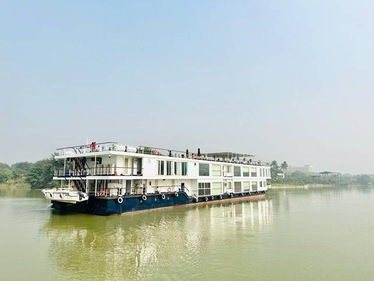 The ship has three decks, and 18 suites on board with a capacity of 36 tourists. (PIB) The ship has three decks, and 18 suites on board with a capacity of 36 tourists. (PIB)