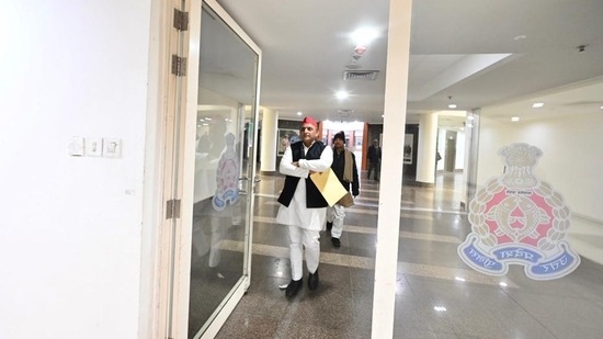 The party also tweeted pictures from Akhilesh's visit to the police headquarters in the morning.(@samajwadiparty)