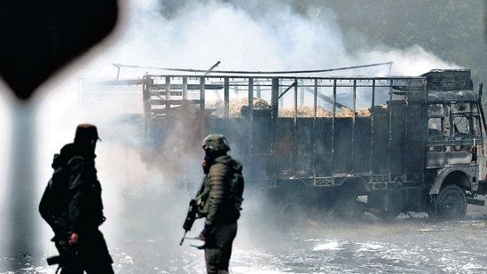 The security forces have intensified crackdown to nab the terrorists involved in twin terror attacks in Rajouri's Dhangri village in which seven civilians (HT File)