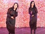 Amruta Fadnavis dancing to her and Meet Meet Bros’ latest song Mood Banaleya.