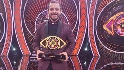 Akshay Kelkar is the winner of 4th season of Bigg Boss Marathi. Akshay Kelkar is the winner of 4th season of Bigg Boss Marathi.