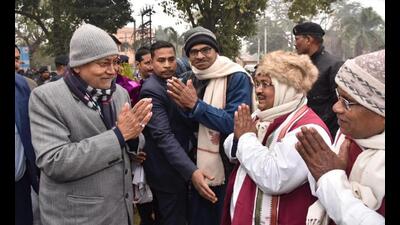 Bihar chief minister Nitish Kumar interacts with people during his 'Samadhan Yatra' in Chapra on Monday. (HT Photo)