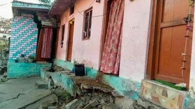 Cracks appearing at houses in Joshimath in Chamoli district. (PTI photo) Cracks appearing at houses in Joshimath in Chamoli district. (PTI photo)