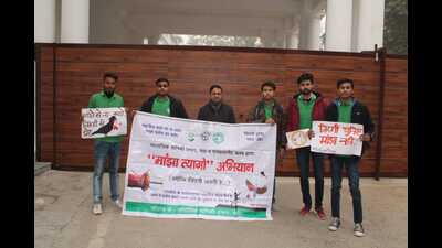 The campaign against Chinese Manjha being launched with the launch of the logo by district magistrate Deepak Meena on Monday. (HT Photo)