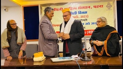 Translation breaks linguistic and cultural confinement, said Aligarh Muslim University’s Professor MJ Warsi. (HT Photo) Translation breaks linguistic and cultural confinement, said Aligarh Muslim University’s Professor MJ Warsi. (HT Photo)