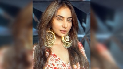 Rakul Preet shared a string of images and captioned her post, "Wake-up - dress up- repeat !! #chhatriwali promotions." (Instagram/@rakulpreet) Rakul Preet shared a string of images and captioned her post, "Wake-up - dress up- repeat !! #chhatriwali promotions." (Instagram/@rakulpreet)