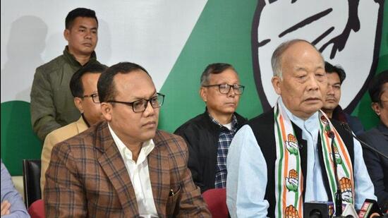 K Meghachandra (left) and Okram Ibobi Singh (right) held a press conference at Congress Bhawan in Imphal (Twitter/@INCManipur)