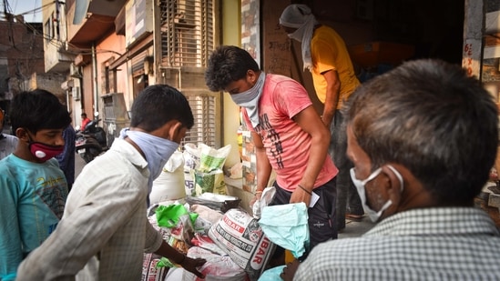 The central government last month announced a move to end an expensive free food scheme – the Pradhan Mantri Garib Kalyan Anna Yojana -- introduced during the pandemic, while making the country’s regular subsidized food grains programme free till December 2023. (Sanchit Khanna/HT PHOTO)