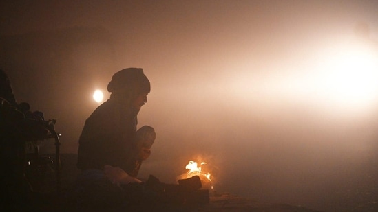 Massive fog seen during early hours of the morning in New Delhi. (File image) (Sanchit Khanna/Hindustan Times)