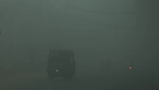 Dense fog blanketed Amritsar this morning. According to IMD, , Amritsar to experience 'fog/mist and partly cloudy sky later' today.(ANI)