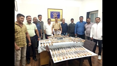 Based on the information, a team of police officers from Crime Branch Unit 1 led by police inspector Sandeep Bhosale raided a hardware store in Bohri Ali. (HT PHOTO) Based on the information, a team of police officers from Crime Branch Unit 1 led by police inspector Sandeep Bhosale raided a hardware store in Bohri Ali. (HT PHOTO)