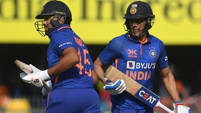 India's captain Rohit Sharma (L) and his teammate Shubman Gill run between the wickets during the first one-day international (ODI) cricket match between India and Sri Lanka at the Assam Cricket Association Stadium in Guwahati on January 10, 2023. (Photo by Dibyangshu SARKAR / AFP) / ----IMAGE RESTRICTED TO EDITORIAL USE - STRICTLY NO COMMERCIAL USE----- (AFP) India's captain Rohit Sharma (L) and his teammate Shubman Gill run between the wickets during the first one-day international (ODI) cricket match between India and Sri Lanka at the Assam Cricket Association Stadium in Guwahati on January 10, 2023. (Photo by Dibyangshu SARKAR / AFP) / ----IMAGE RESTRICTED TO EDITORIAL USE - STRICTLY NO COMMERCIAL USE----- (AFP)