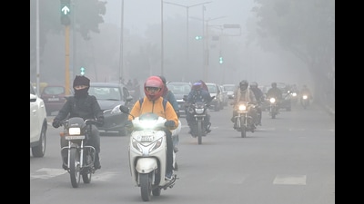 Maximum temperature in Chandigarh was 8.9 degrees below normal on Tuesday, making it a “severe cold day” (Keshav Singh/HT) Maximum temperature in Chandigarh was 8.9 degrees below normal on Tuesday, making it a “severe cold day” (Keshav Singh/HT)